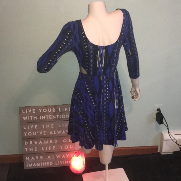 Medium Aztec print blue dress Charlotte Russe - Picture 3 of 8